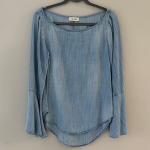 Bella Dahl Women Small Light Blue Denim Boat Crew Bell Sleeves Blouse Hi-Lo